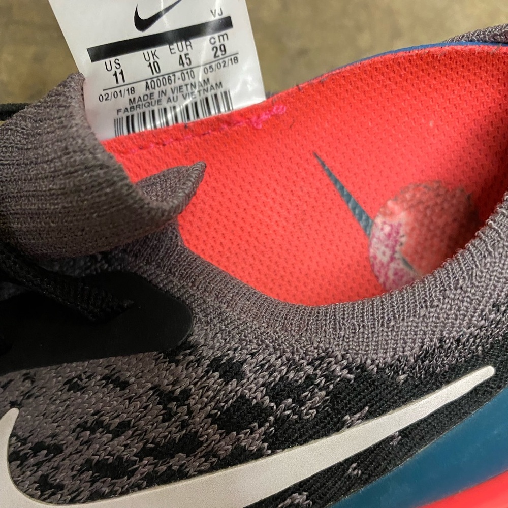 Nike Epic React Flyknit Running Shoes - image 7